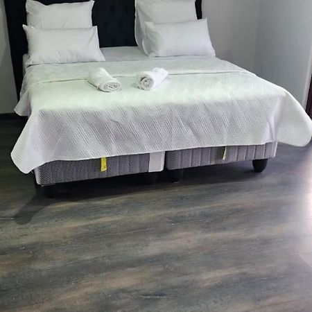 Silent Corner Guest House روديبورت المظهر الخارجي الصورة